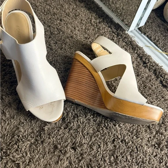 Elegant cream color Wedge Sandals - Picture 2 of 5